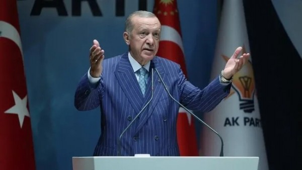 Cumhurbaşkanı Erdoğan'dan Özgür Özel'e çok sert tepki: Ayaklarını denk al, haddini bileceksin